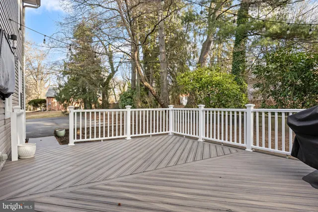 a view of deck and deck