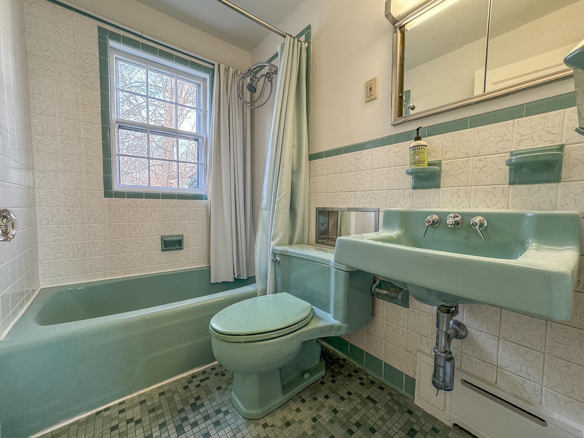 23 Edgewater Road Falmouth, ME 04105 - Photo 16 of 37 Primary Bathroom