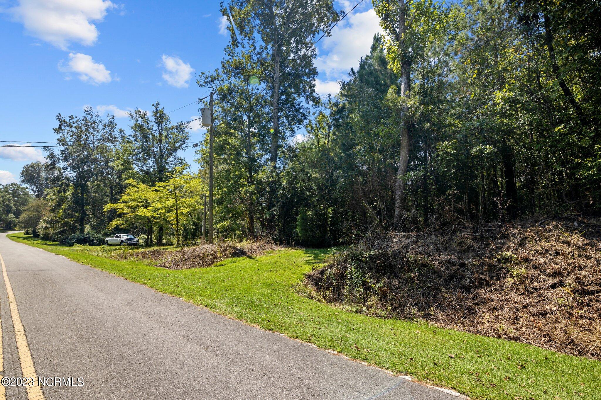 194 Hughes Plantation Road Pollocksville, NC 28573 - Photo 3 of 17 Hughes Plantation Rd