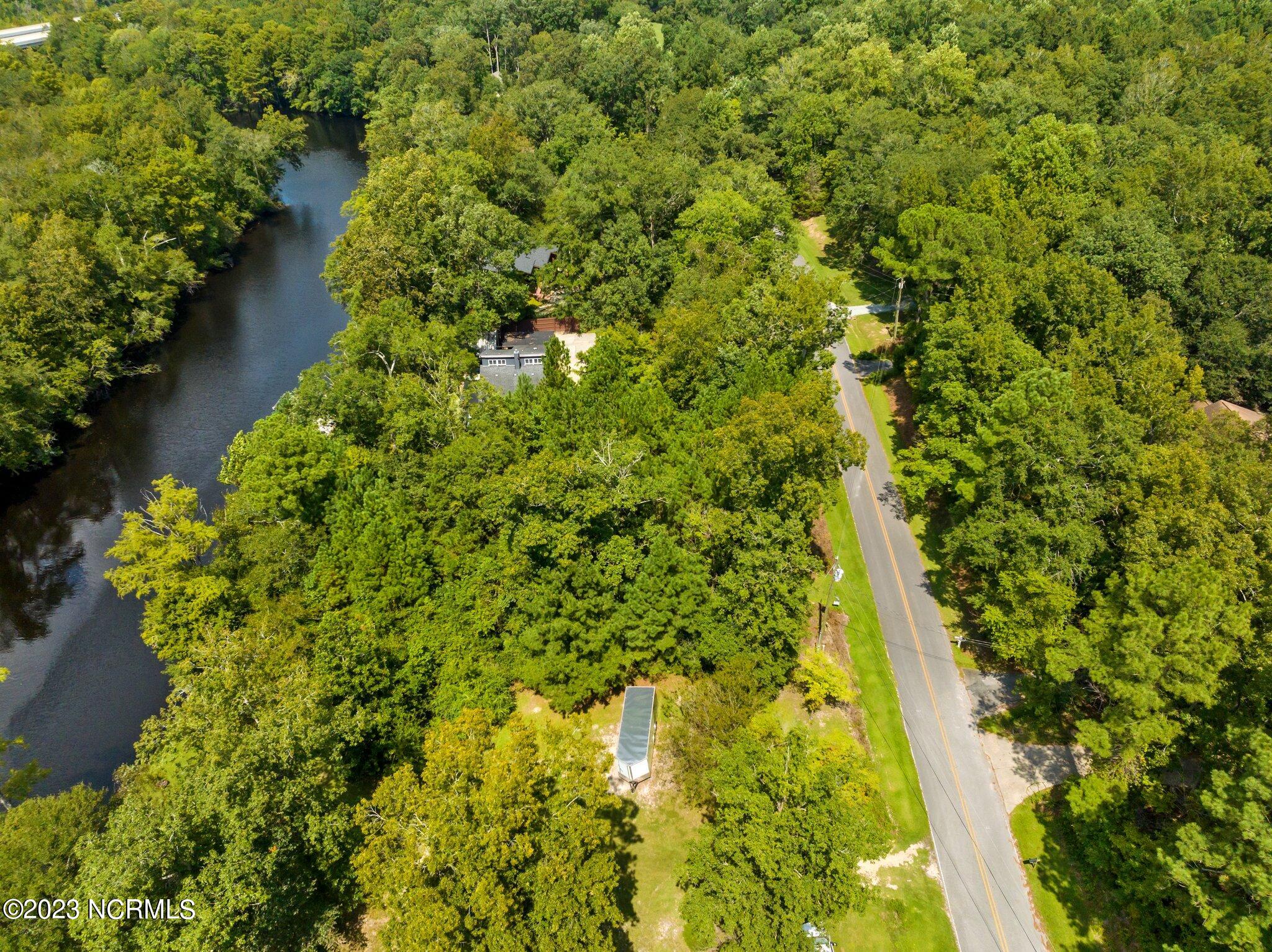 194 Hughes Plantation Road Pollocksville, NC 28573 - Photo 5 of 17 4