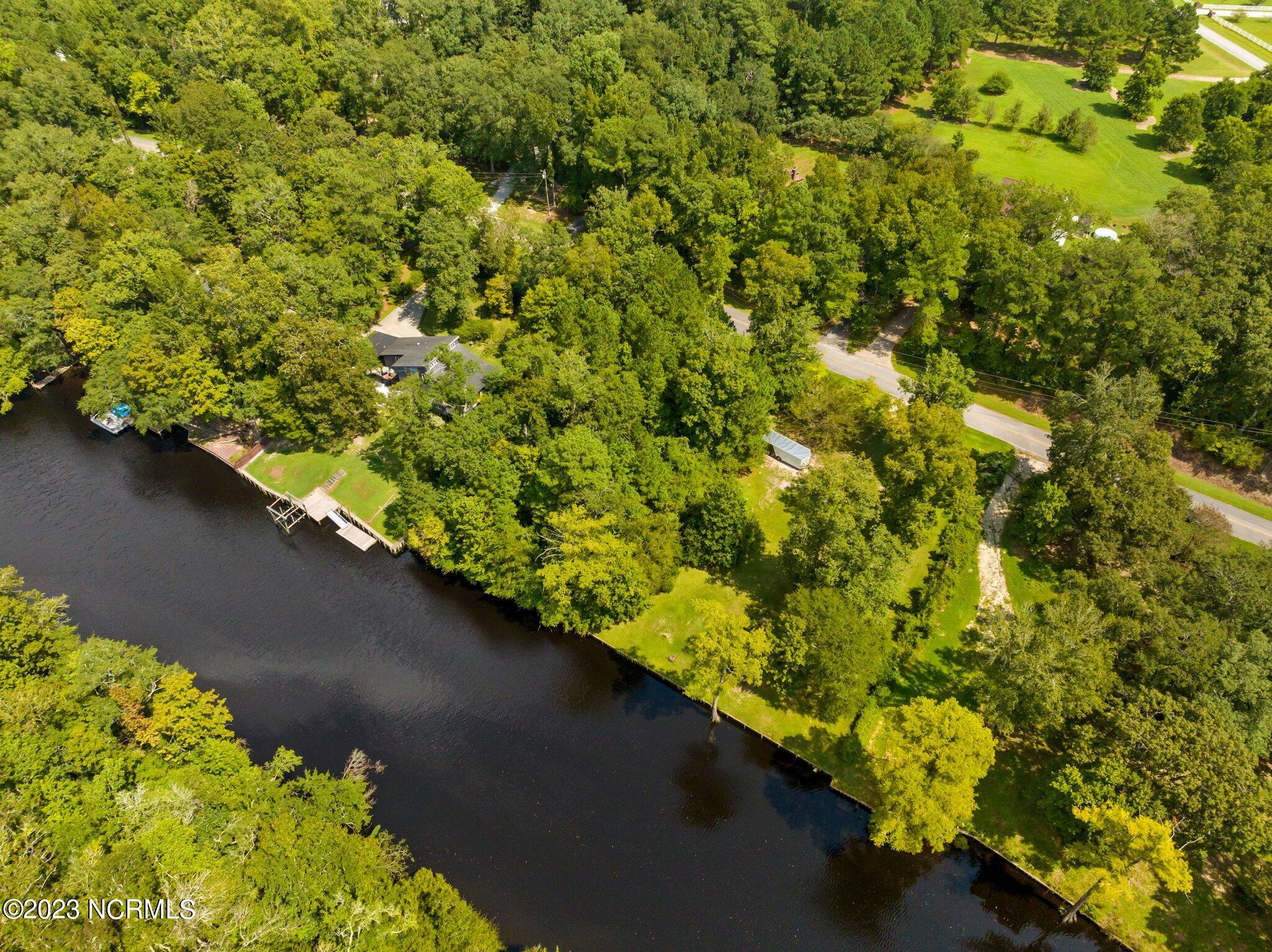 194 Hughes Plantation Road Pollocksville, NC 28573 - Photo 10 of 17 9