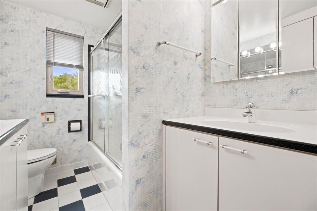 3739 Margate Road Pittsburgh, PA 15221 - Photo 35 of 45 Main bath