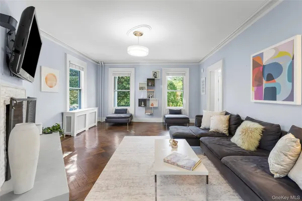 $1,195,000 | 644 Fort Hill Road, Scarsdale, NY 10583