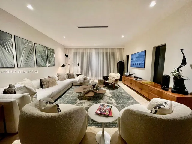 $28,000 | 1443 West 21st Street, Miami Beach, FL 33140