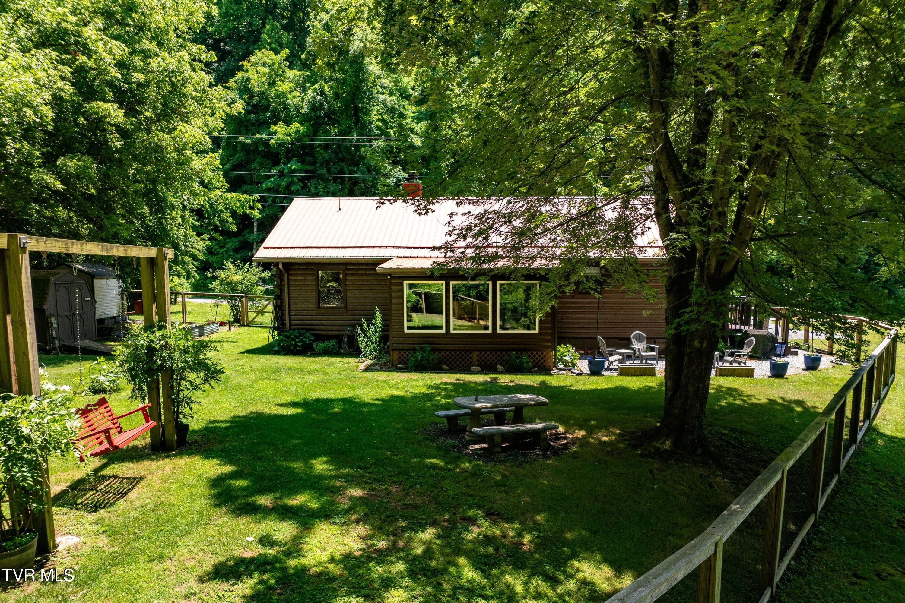135 Grindstaff Hollow Road Elizabethton, TN 37643 - Photo 74 of 116 135 Grindstaff Hollow (17 of 83)