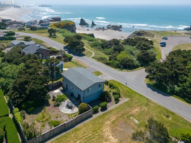 $939,000 | 2131 Beach Loop Road, Bandon, OR 97411