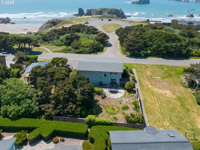 $939,000 | 2131 Beach Loop Road, Bandon, OR 97411