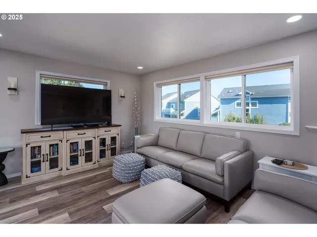 $939,000 | 2131 Beach Loop Road, Bandon, OR 97411