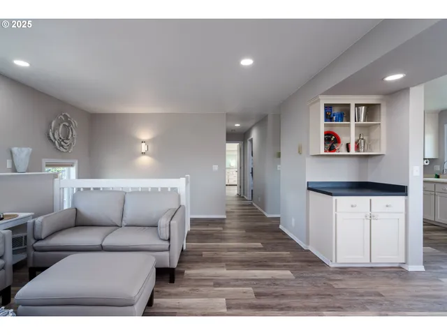 $939,000 | 2131 Beach Loop Road, Bandon, OR 97411