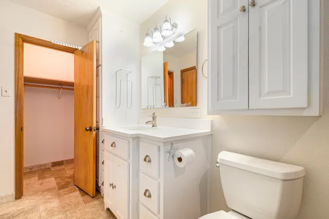 a view of livingroom with furniture and windows