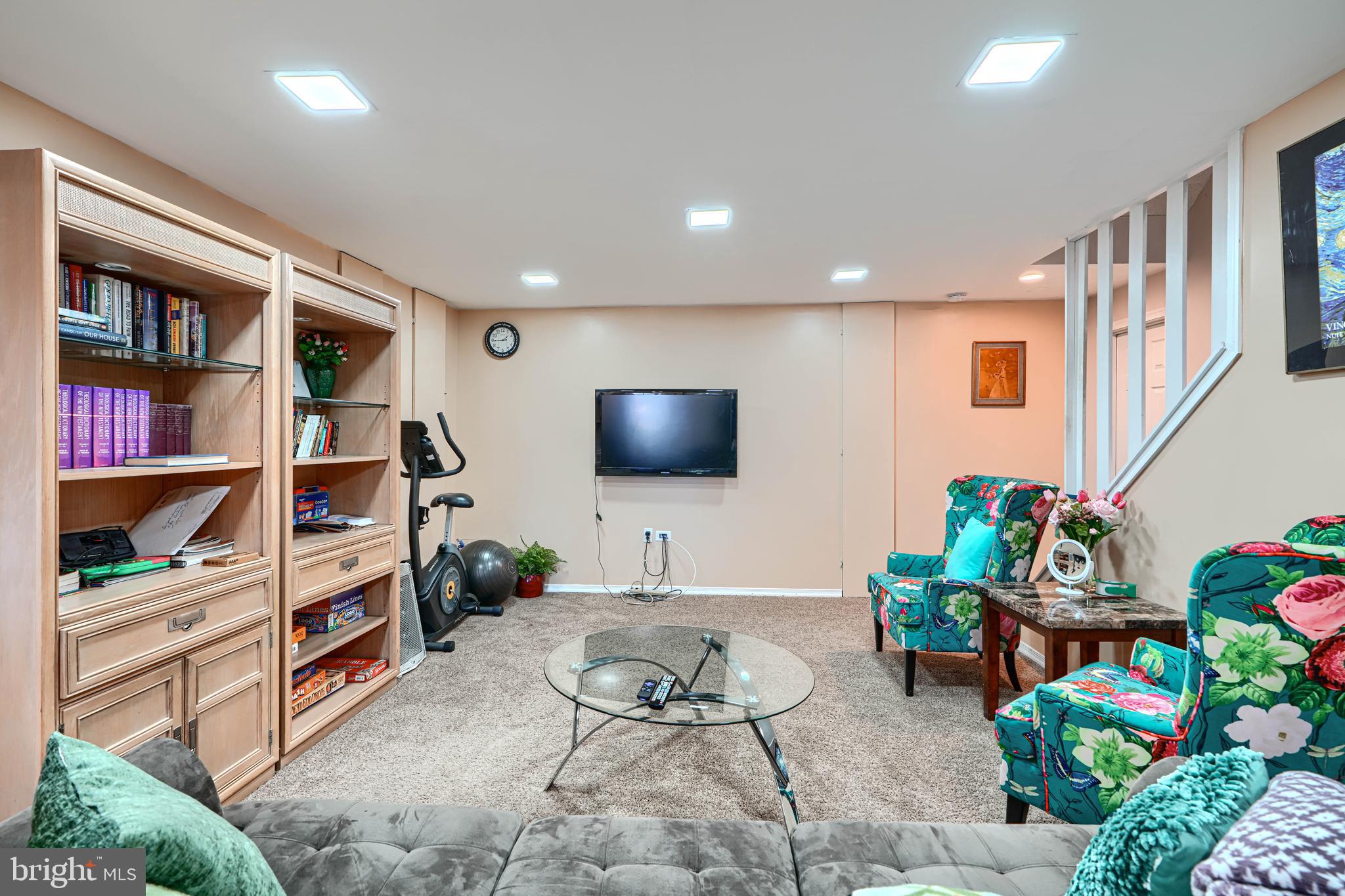 4 High Side Court Owings Mills, MD 21117 - Photo 23 of 30 a living room with furniture and a flat screen tv
