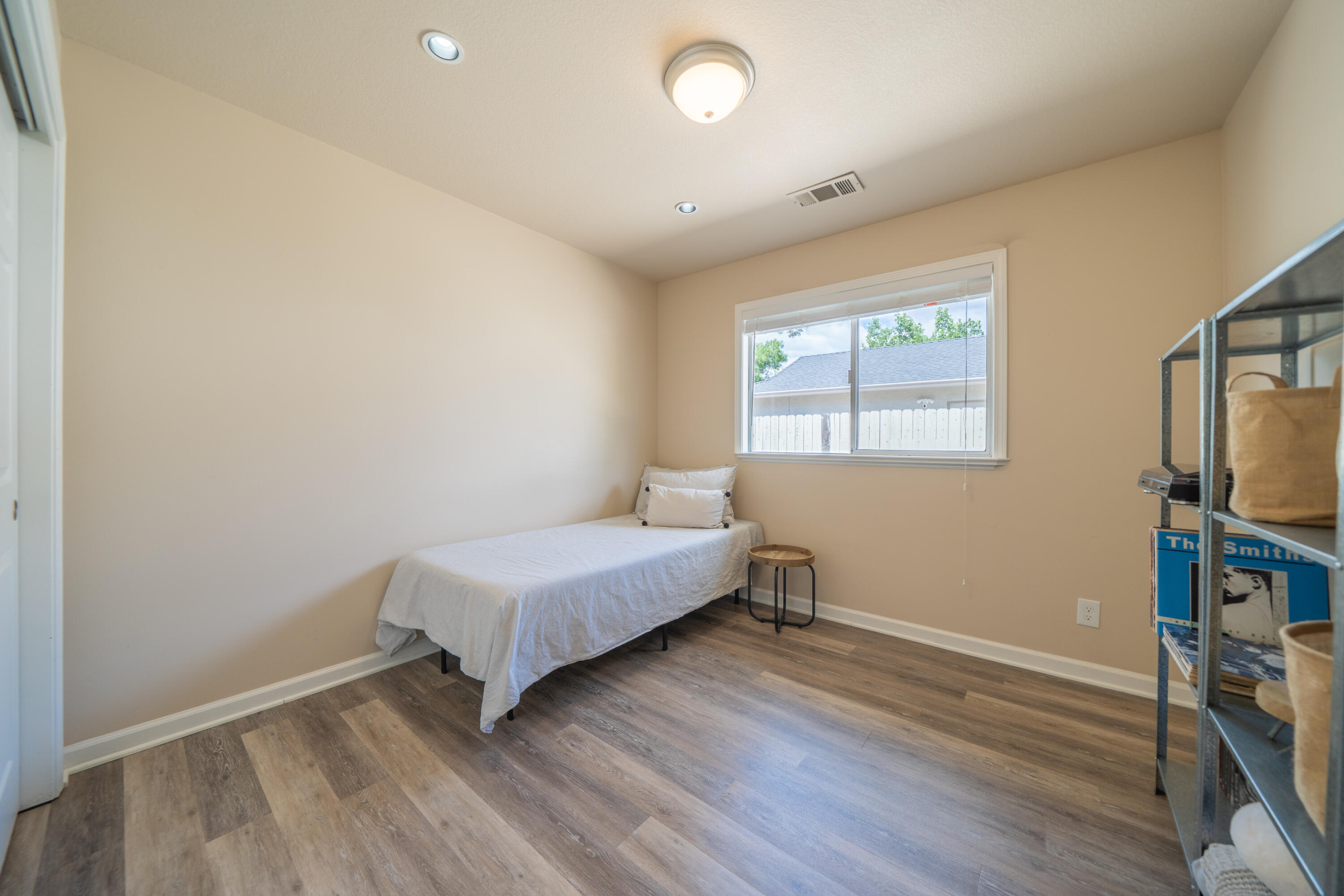 1044 Riviera Drive Redding, CA 96001 - Photo 14 of 46 1044 Riviera Dr-24