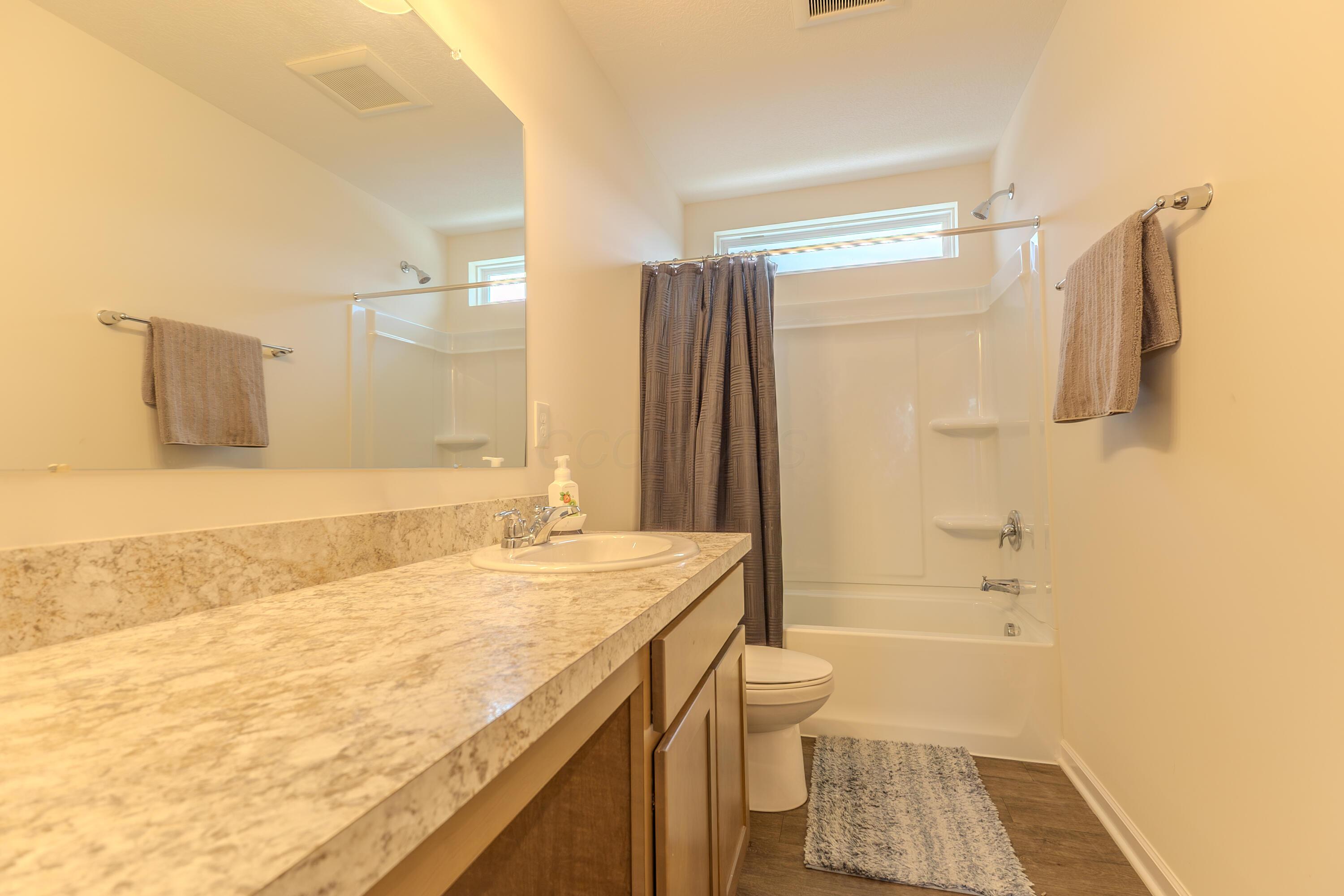 307 Honeysuckle Road Ashville, OH 43103 - Photo 31 of 37 Hall Bath