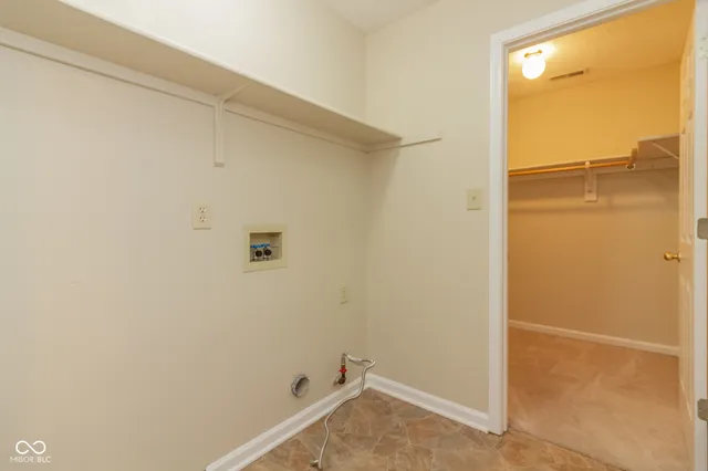 $2,400 | 4854 Oakleigh Parkway, Greenwood, IN 46143