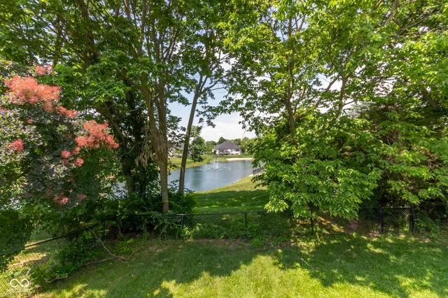 $2,400 | 4854 Oakleigh Parkway, Greenwood, IN 46143