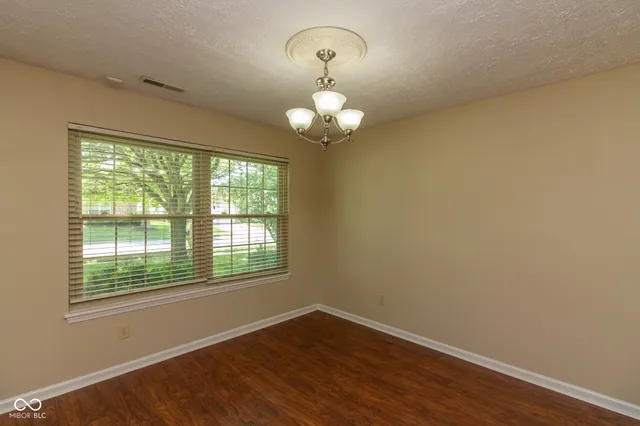 $2,400 | 4854 Oakleigh Parkway, Greenwood, IN 46143