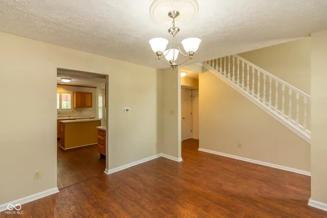 $2,400 | 4854 Oakleigh Parkway, Greenwood, IN 46143