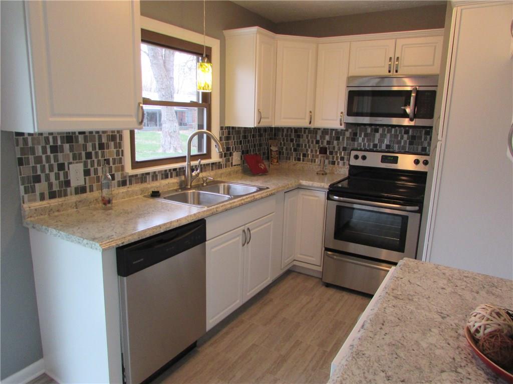 5137 Thompson Road Indianapolis, IN 46221 - Photo 5 of 12 Gallery Image 5