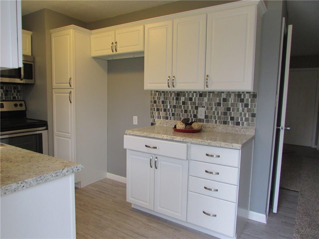5137 Thompson Road Indianapolis, IN 46221 - Photo 6 of 12 Gallery Image 6