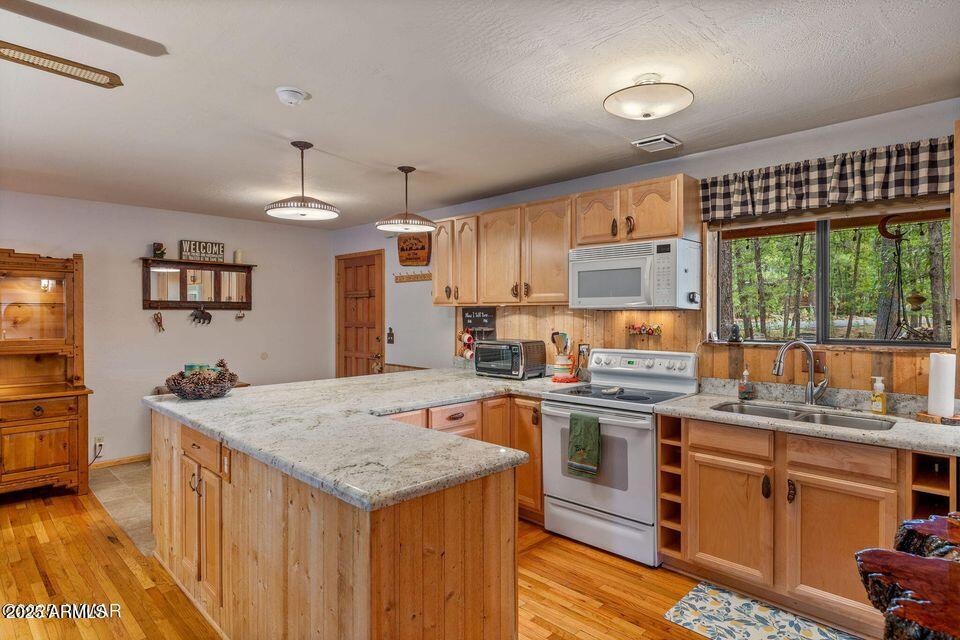 4038 Bridle Path Loop Pinetop, AZ 85935 - Photo 4 of 38 4