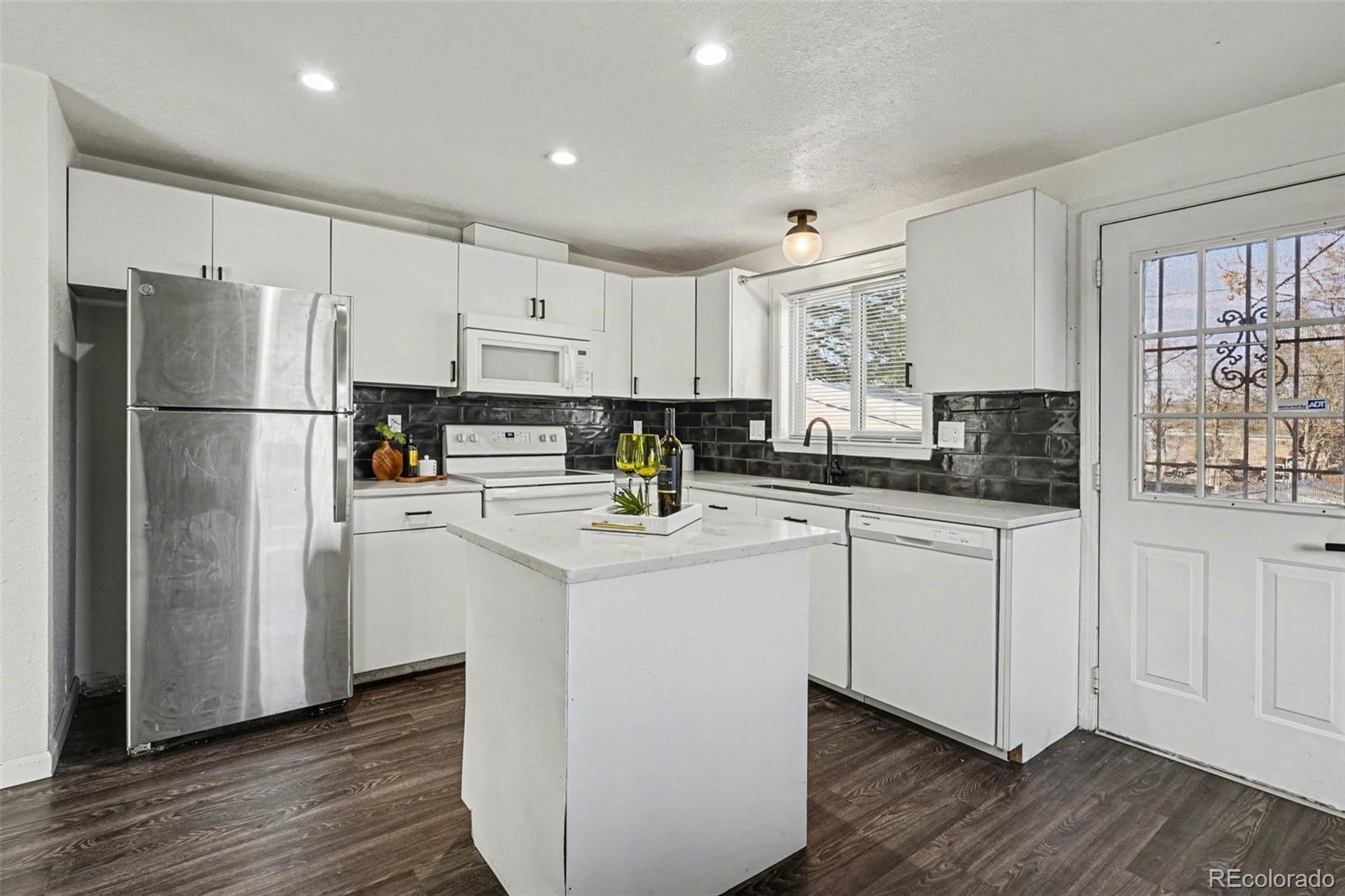 3563 Leyden Street Denver, CO 80207 - Photo 7 of 23