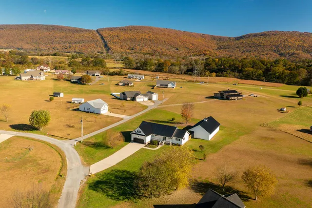 $425,000 | 90 Riverside Drive, Dunlap, TN 37327