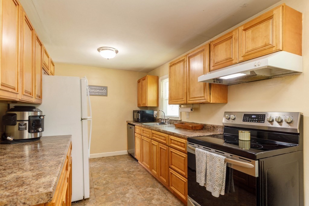 57 5th Street Gardner, MA 01440 - Photo 3 of 18