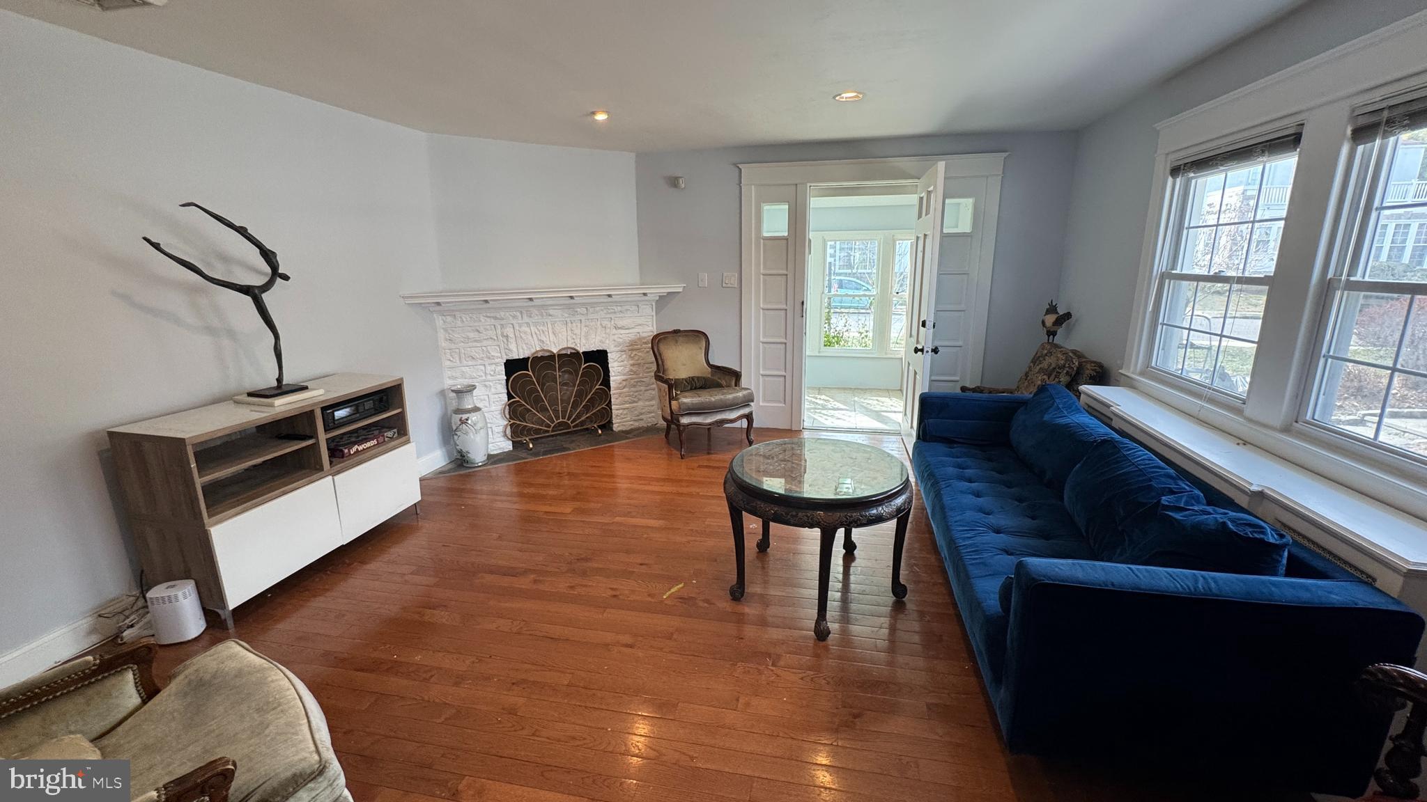 425 Tregaron Road Bala Cynwyd, PA 19004 - Photo 3 of 31 GAS BURNING FIREPLACE!