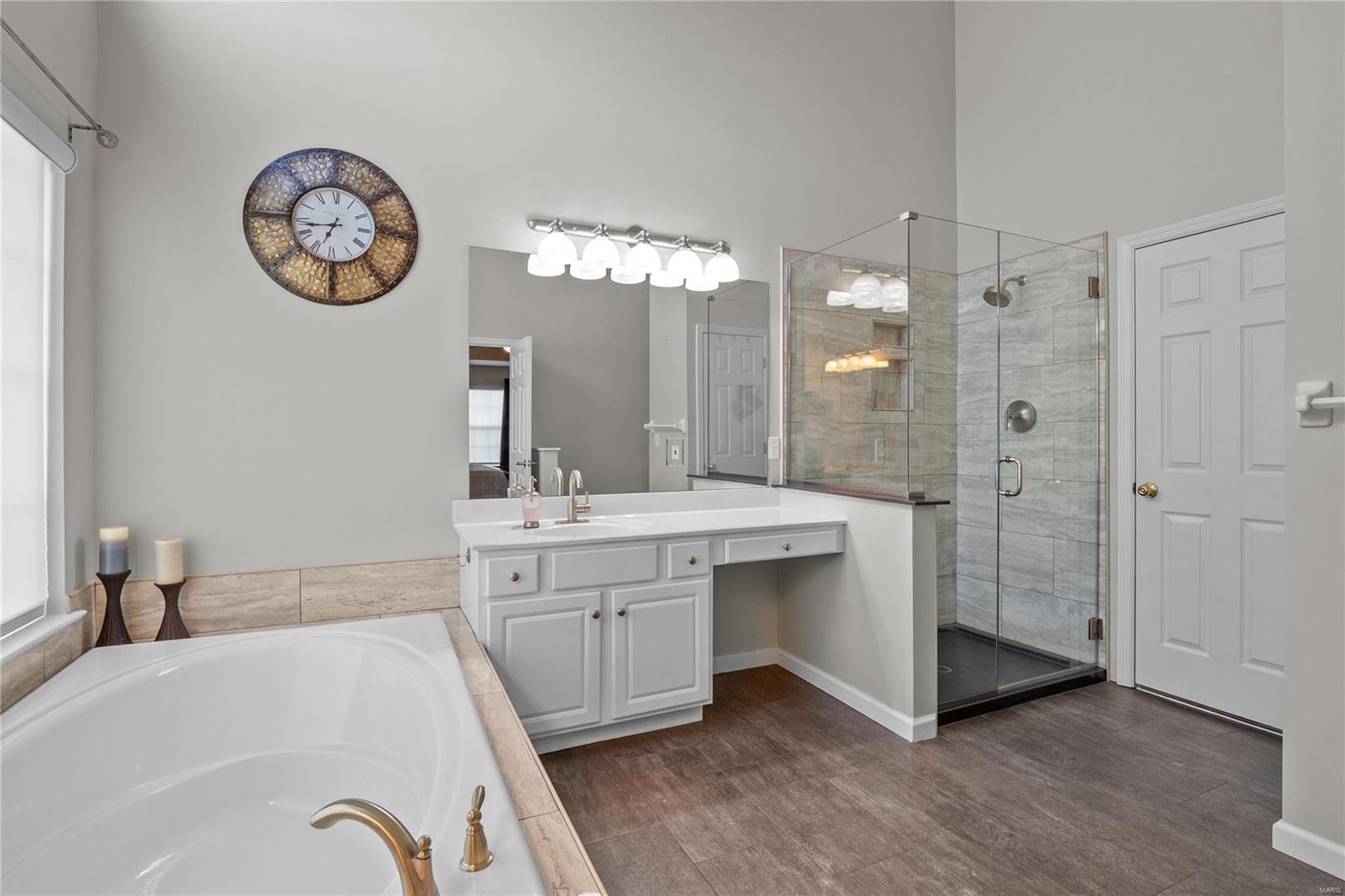 2021 Avalon Ridge Circle Fenton, MO 63026 - Photo 25 of 56