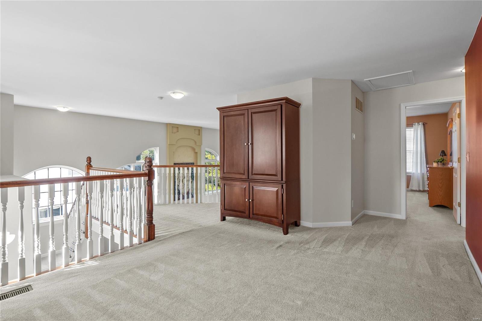 2021 Avalon Ridge Circle Fenton, MO 63026 - Photo 27 of 56