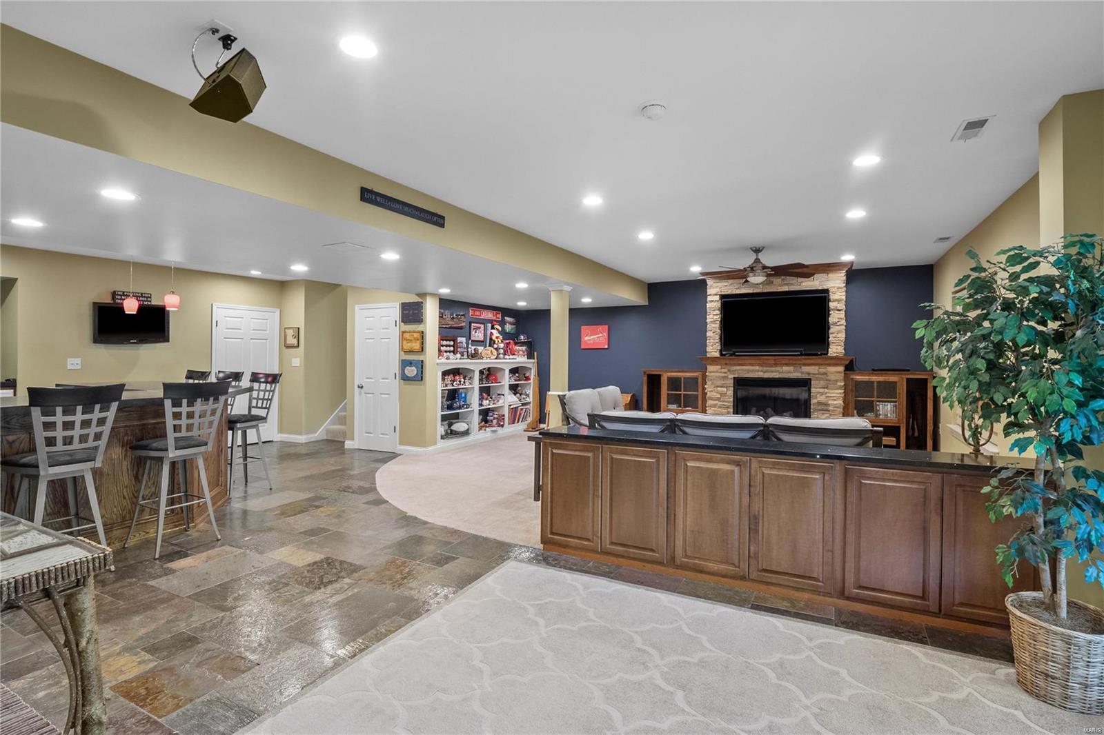 2021 Avalon Ridge Circle Fenton, MO 63026 - Photo 35 of 56