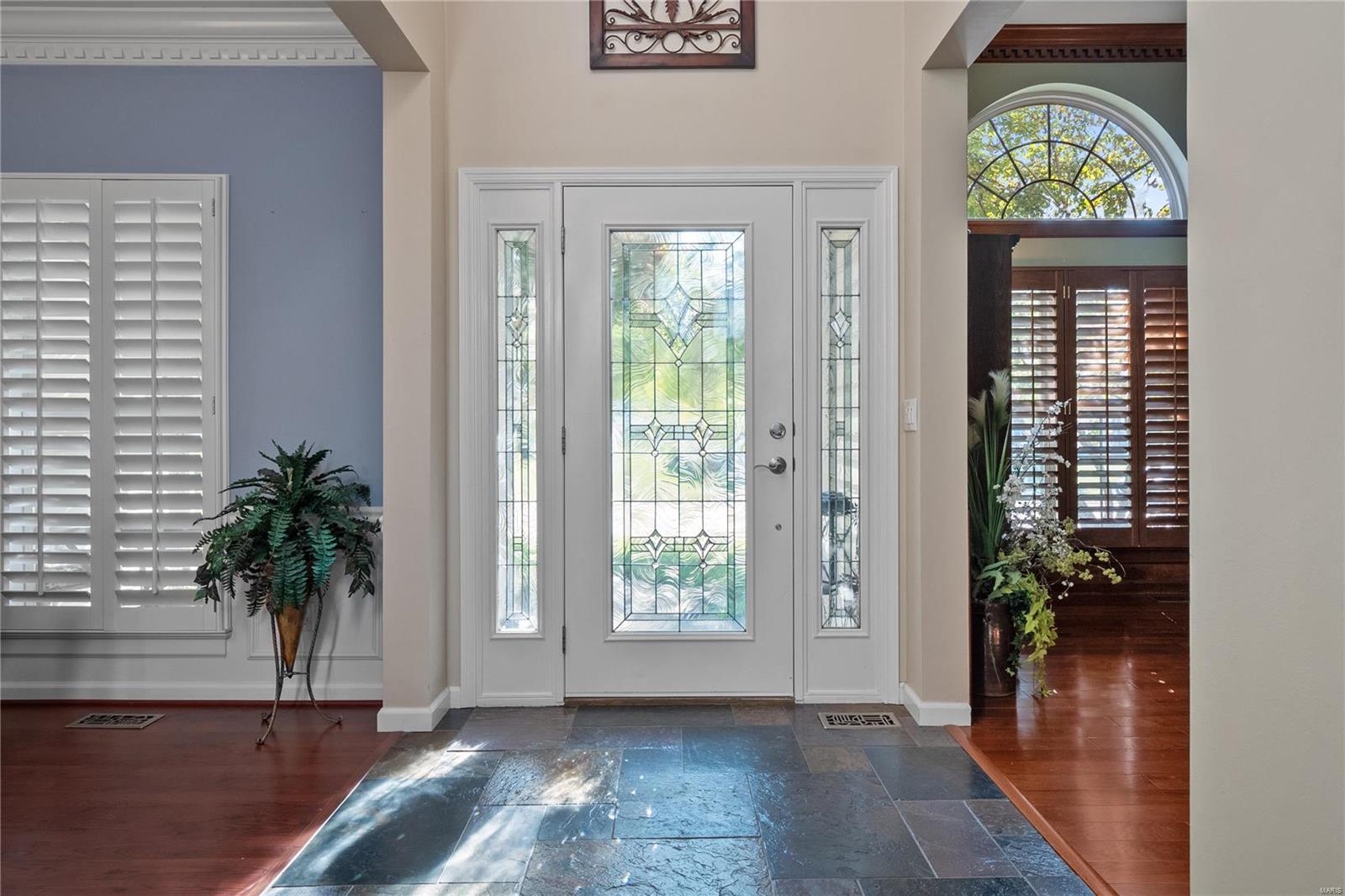 2021 Avalon Ridge Circle Fenton, MO 63026 - Photo 4 of 56