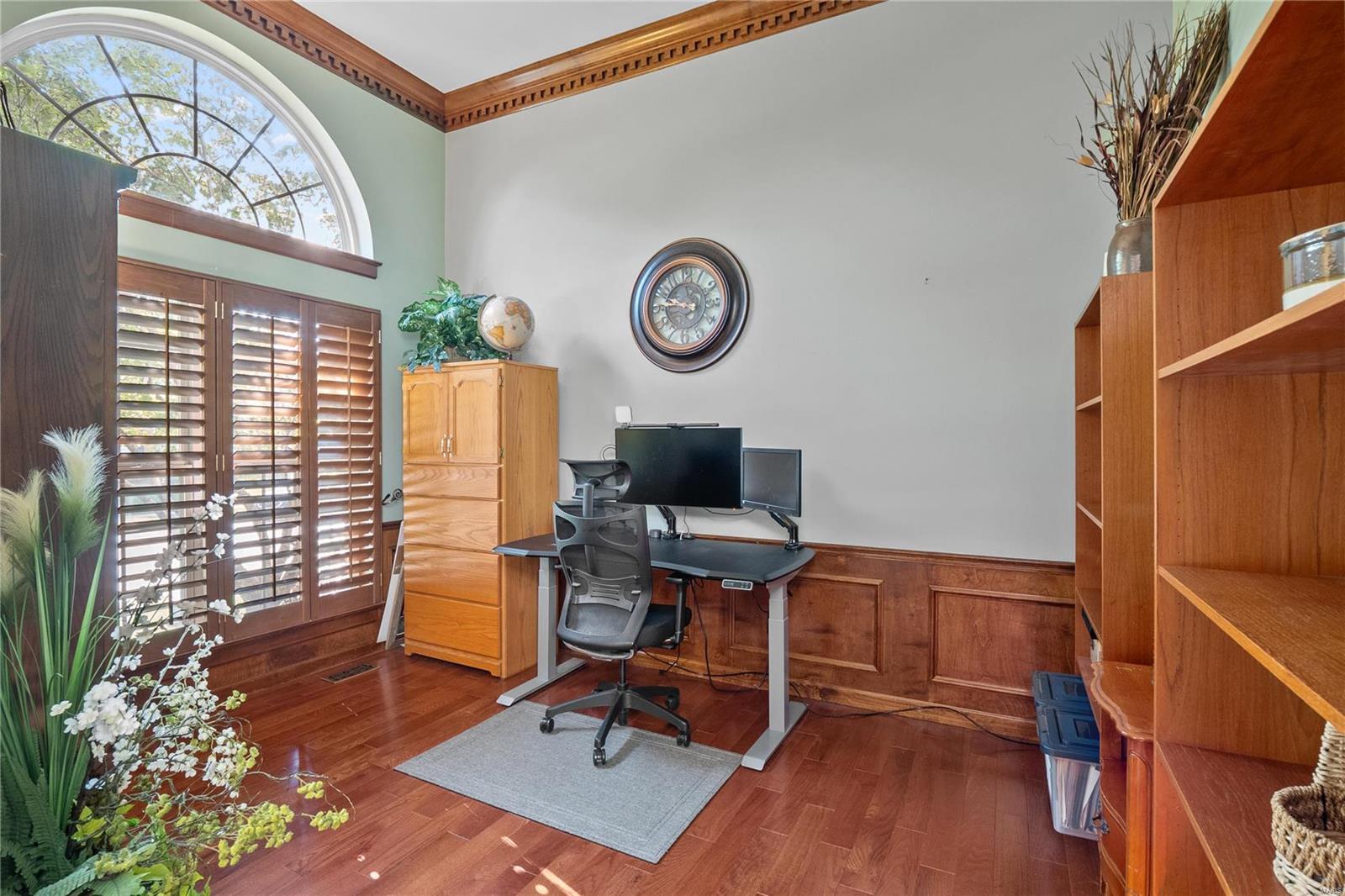 2021 Avalon Ridge Circle Fenton, MO 63026 - Photo 7 of 56