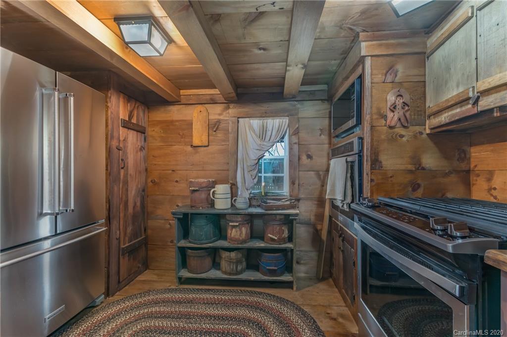 36 Skunk Hollow Road Campobello, SC 29322 - Photo 12 of 43