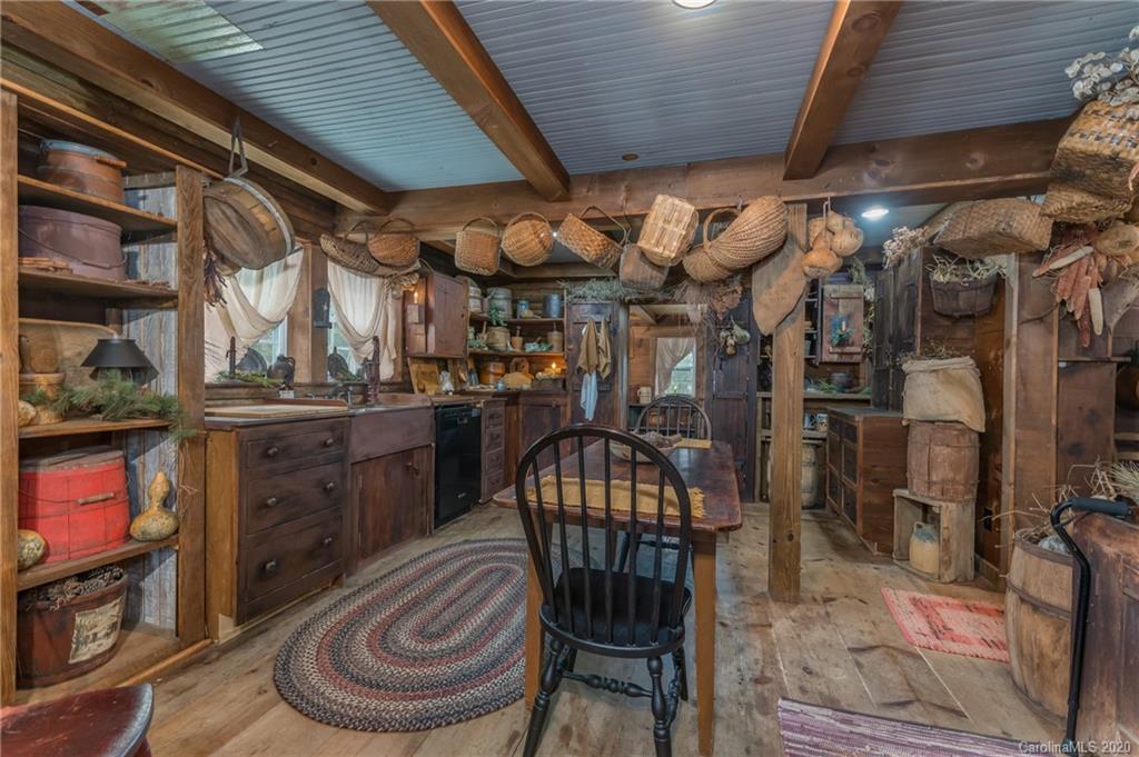 36 Skunk Hollow Road Campobello, SC 29322 - Photo 10 of 43