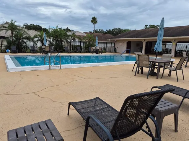 $149,900 | 3936 Oak Loop, Unit 7, Mulberry, FL 33860