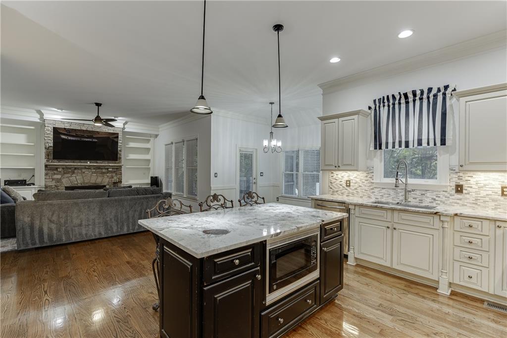 2581 Trailing Ivy Way Northeast Buford, GA 30519 - Photo 12 of 71