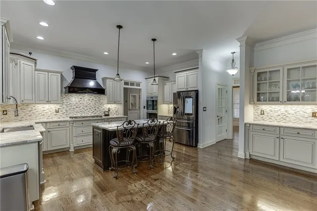 $699,999 | 2581 Trailing Ivy Way Northeast, Buford, GA 30519