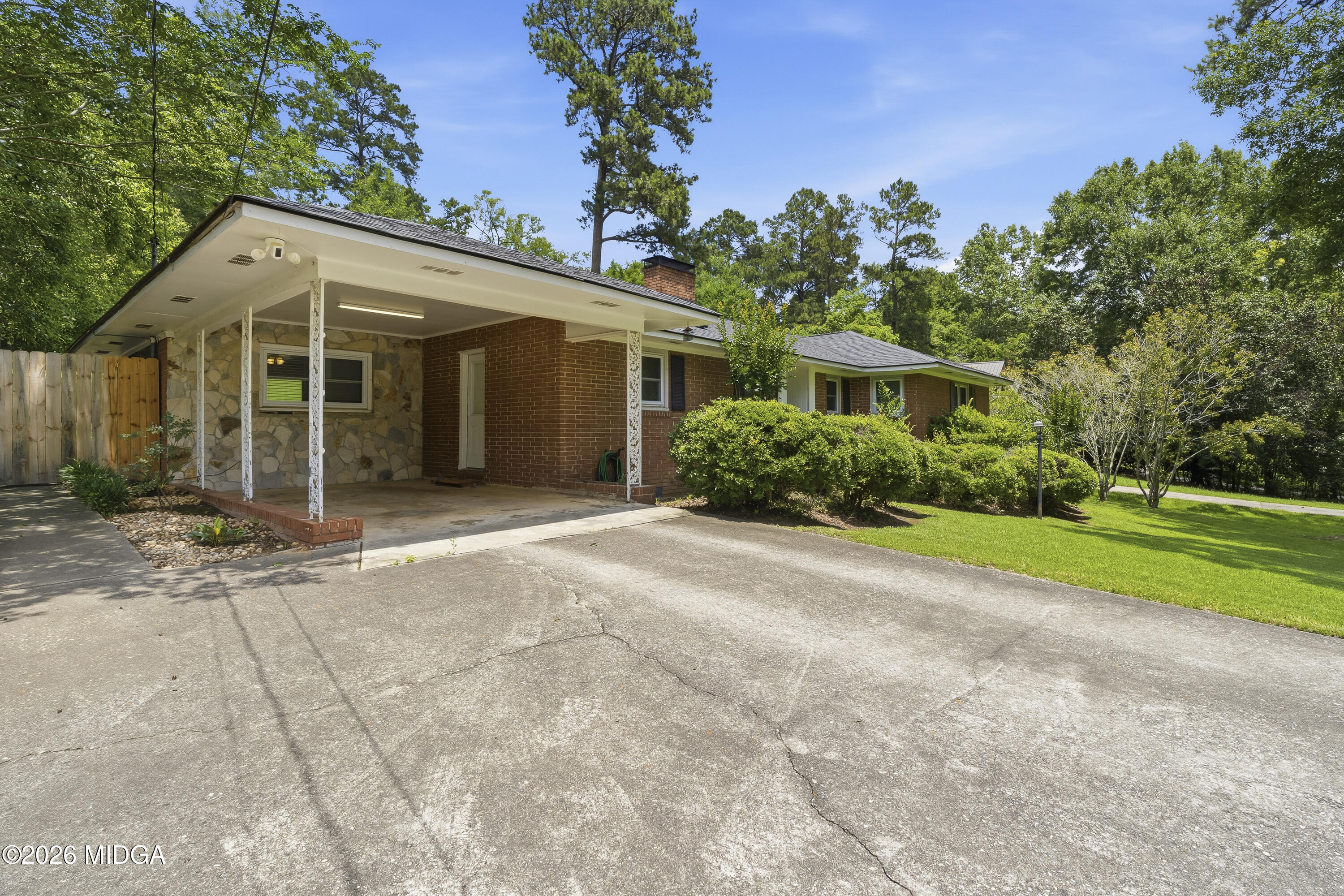 786 Windsor Road Macon, GA 31204 - Photo 4 of 45 786 Windsor Rd-05654