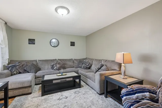 $349,900 | 3725 80th Avenue North, Brooklyn Park, MN 55443