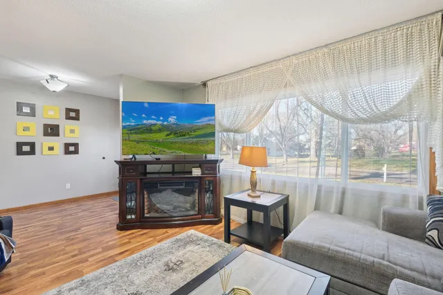 $349,900 | 3725 80th Avenue North, Brooklyn Park, MN 55443