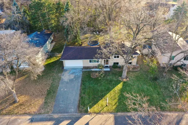 $349,900 | 3725 80th Avenue North, Brooklyn Park, MN 55443