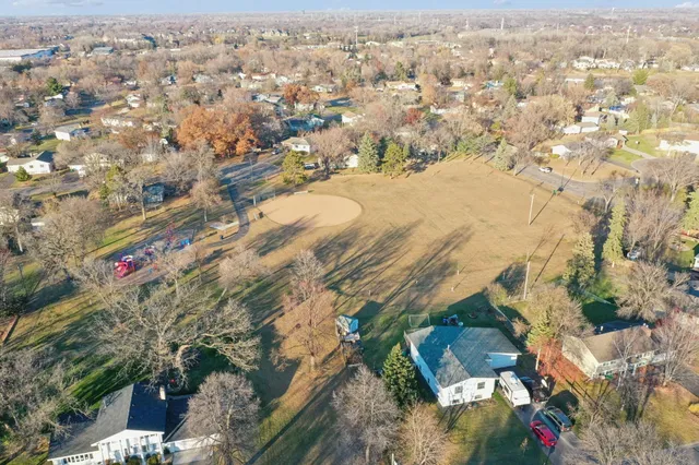 $349,900 | 3725 80th Avenue North, Brooklyn Park, MN 55443