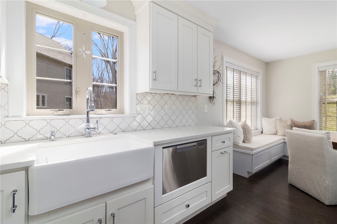 80 Conley Avenue, Unit 9 Cranston, RI 02921 - Photo 3 of 48
