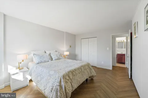 $229,500 | 4343 Cherry Hill Road, Unit 306, Arlington, VA 22207