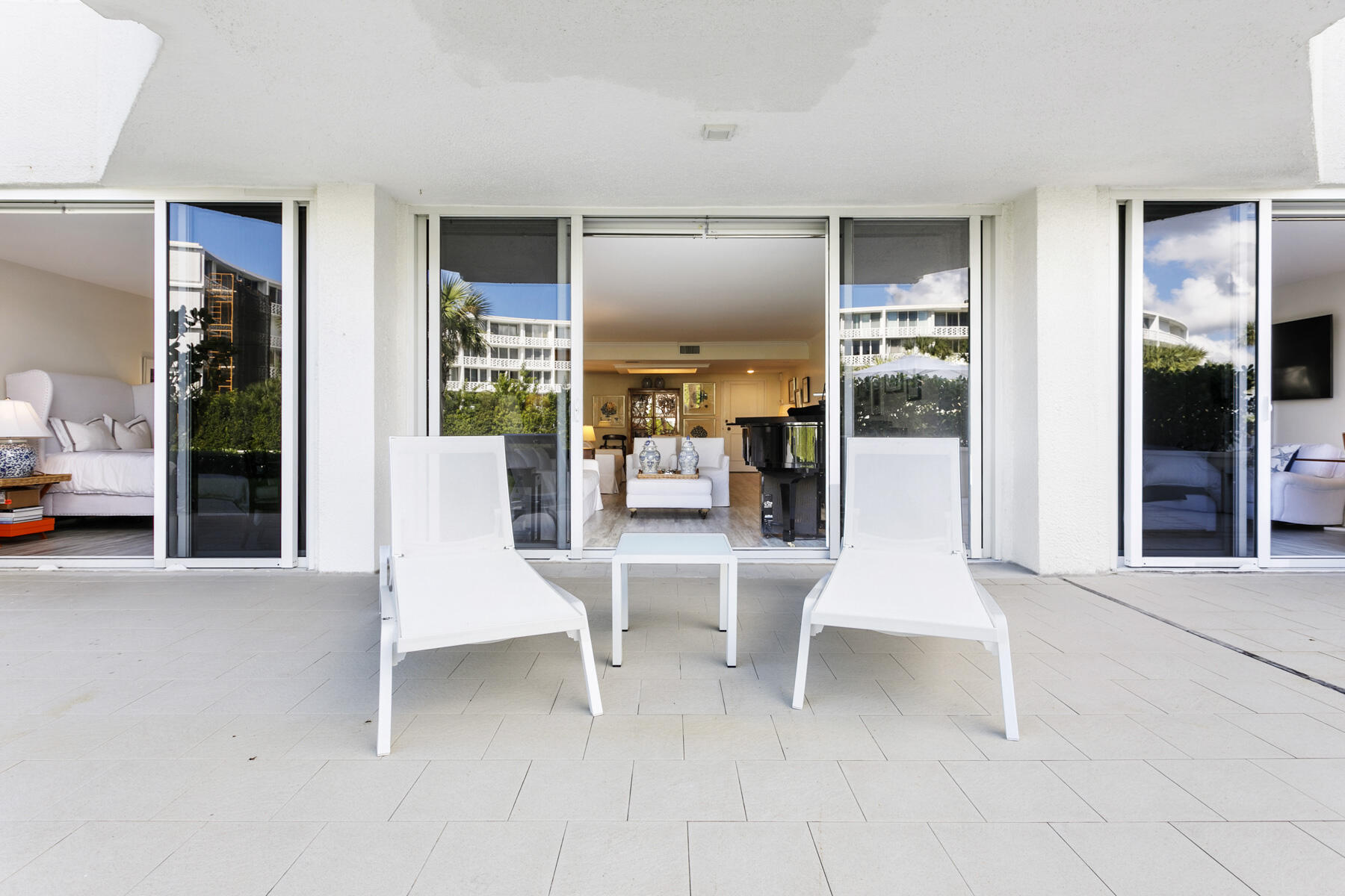 2773 South Ocean Boulevard, Unit 109 Palm Beach, FL 33480 - Photo 18 of 36 a living room with furniture