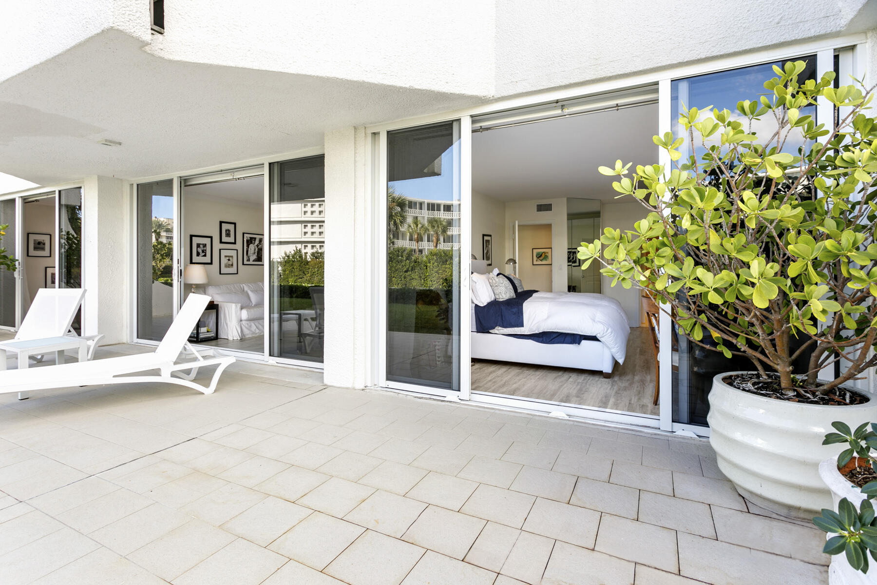 2773 South Ocean Boulevard, Unit 109 Palm Beach, FL 33480 - Photo 19 of 36 18 Patio 20_MLS