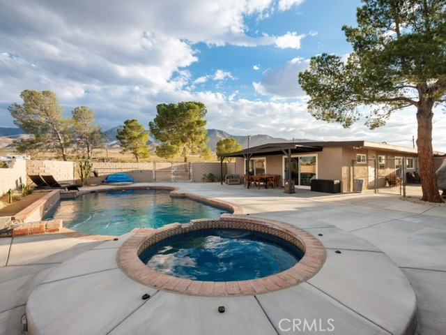 30280 Santa Rosa Road Lucerne Valley, CA 92356 - Photo 7 of 66 Pool and spa