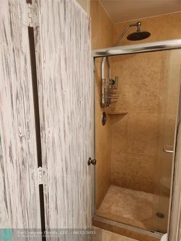 a view of empty room with window