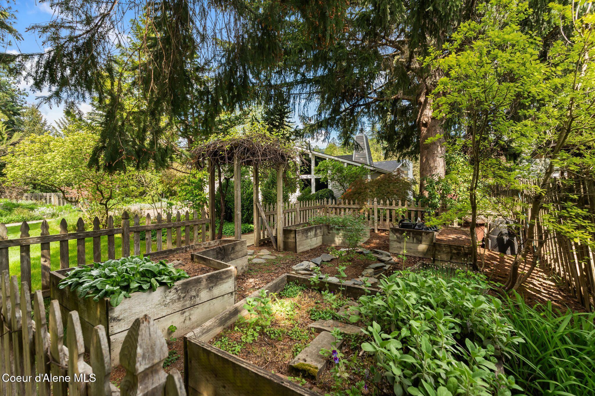 207 Birch Banks Road Sagle, ID 83860 - Photo 65 of 86 Garden